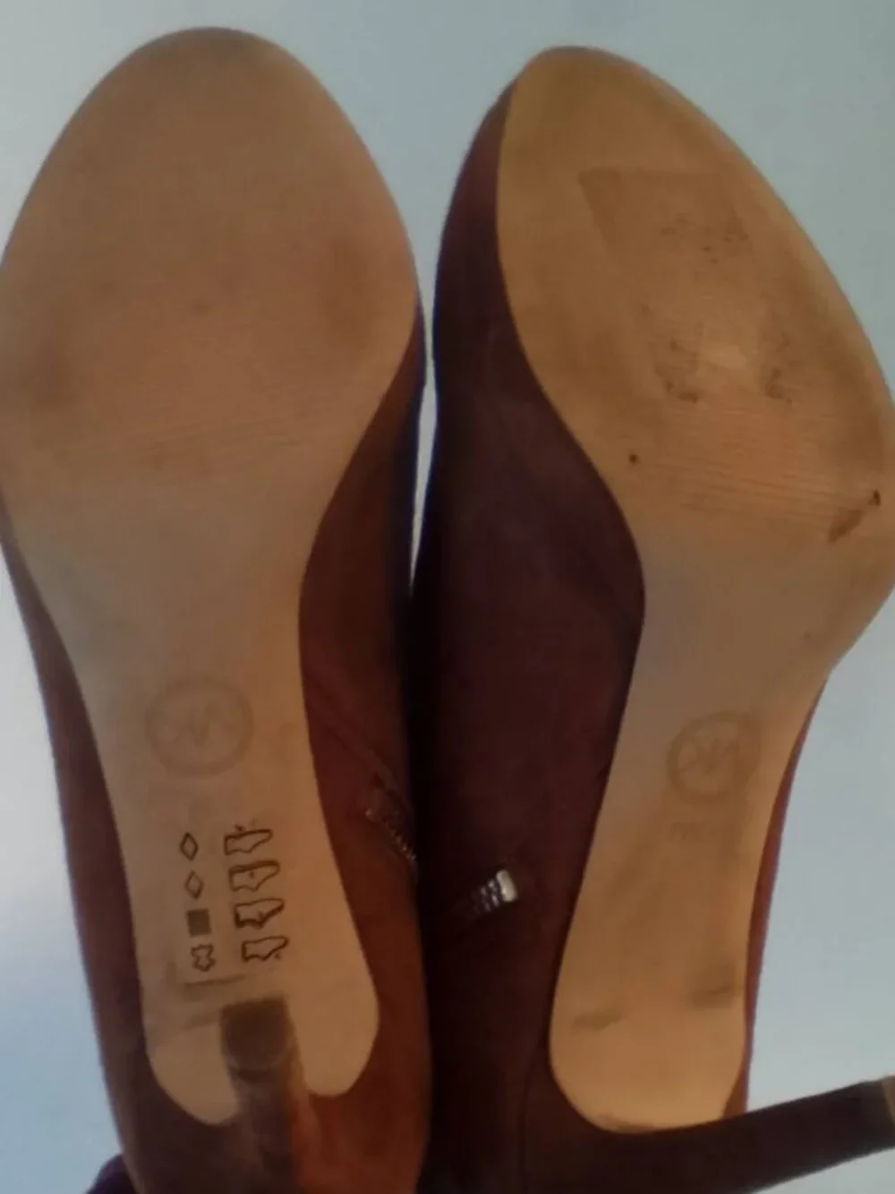 Michael Kors Suede Brown Ankle Boots 7.5 MINT